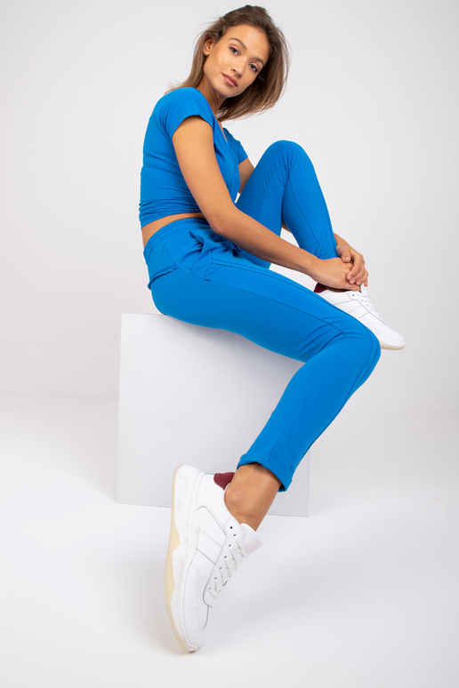 Zilas bikses Pieejamas