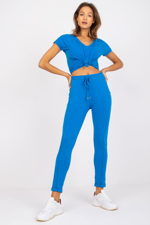 Zilas bikses Pieejamas