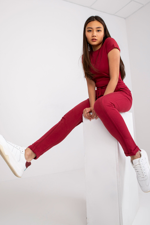 Burgundijas bikses Pietuvināms