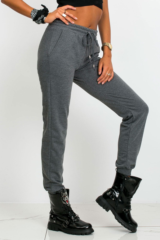 Tumši pelēkas bikses ātrāk