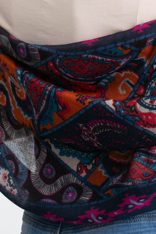 Tumši zils pleds ar tautas apdruku