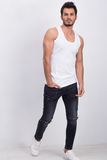 Apsveriet balto vīriešu topu