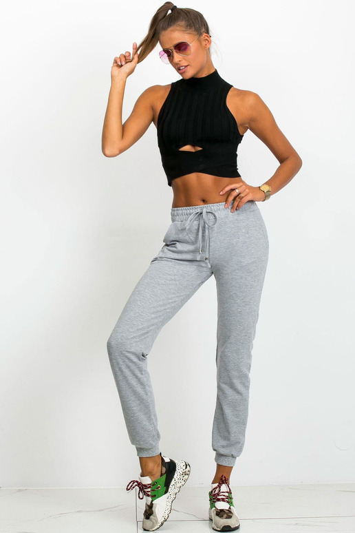 Pelēkas bikses Ātrāk