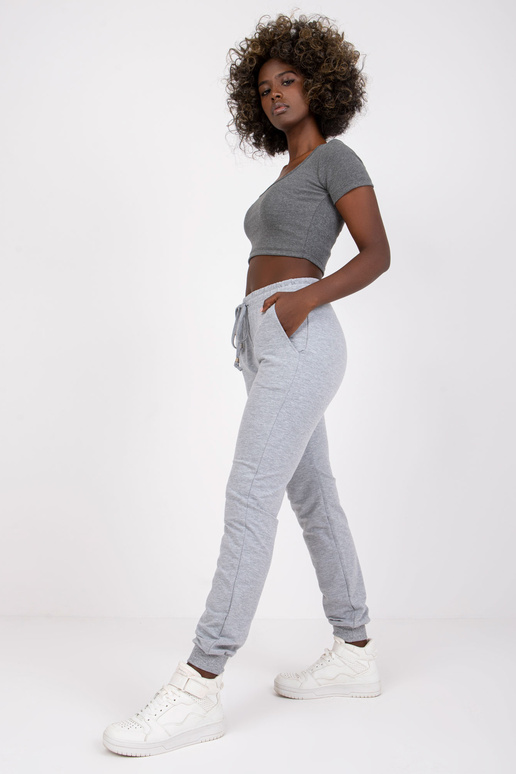 Pelēkas bikses Ātrāk