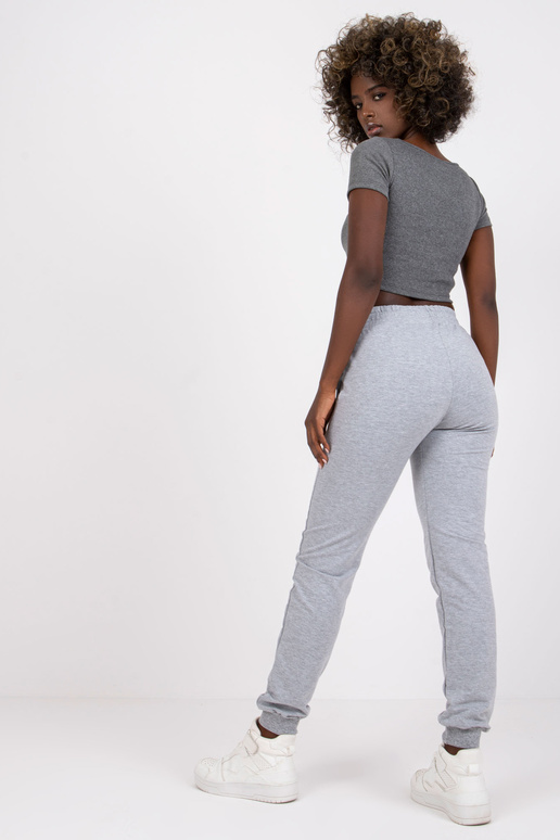 Pelēkas bikses Ātrāk