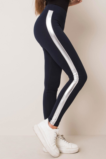 Tumši zili un sudraba...