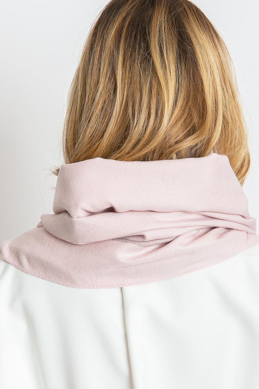 Bāli rozā šalle ar bārkstīm