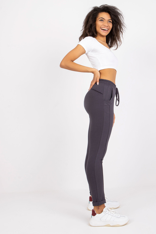 Pieejamas grafīta bikses