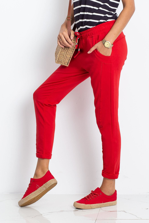 Pieejamas sarkanas bikses