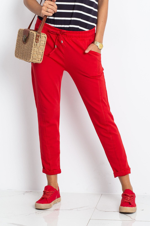 Pieejamas sarkanas bikses