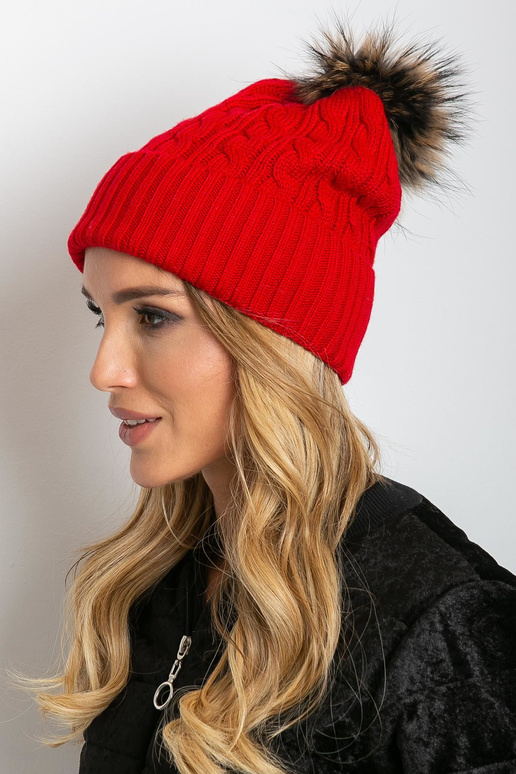 Sarkana cepure ar rievojumu un...