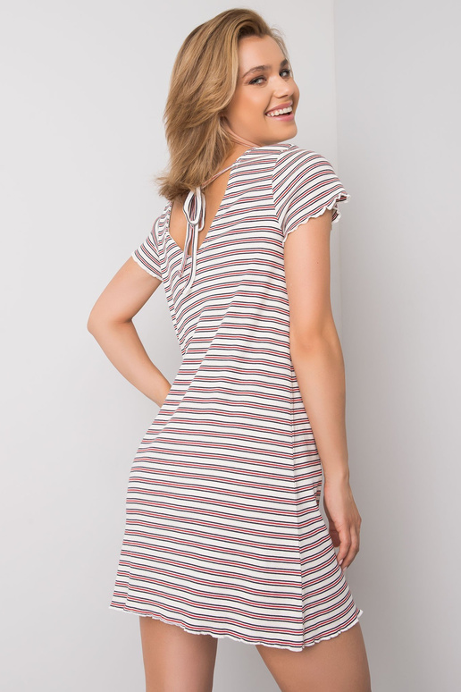 Balta un sarkana kleita Trīna Balta un sarkana kleita Trīna