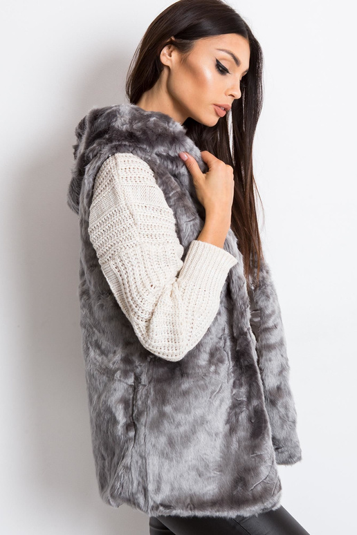 Pelēka pūkaina veste