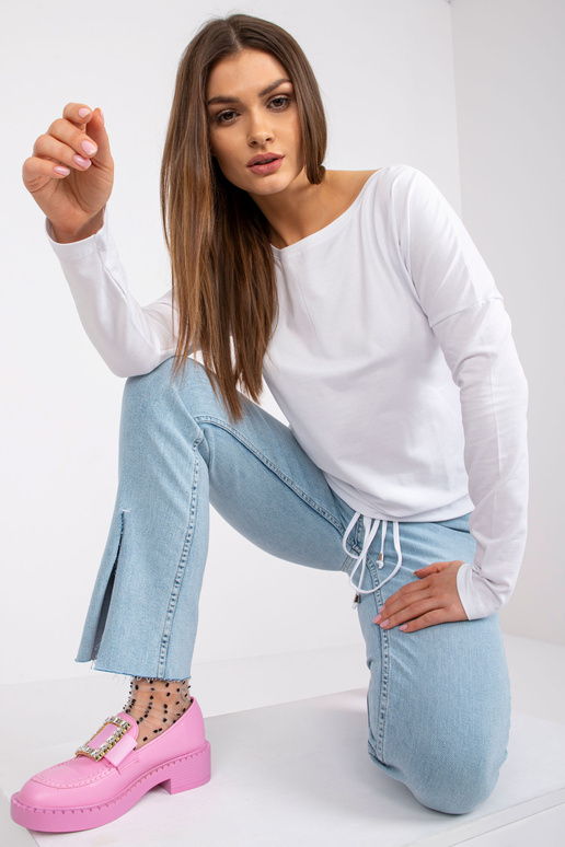 Karlas baltā blūze Karlas baltā blūze