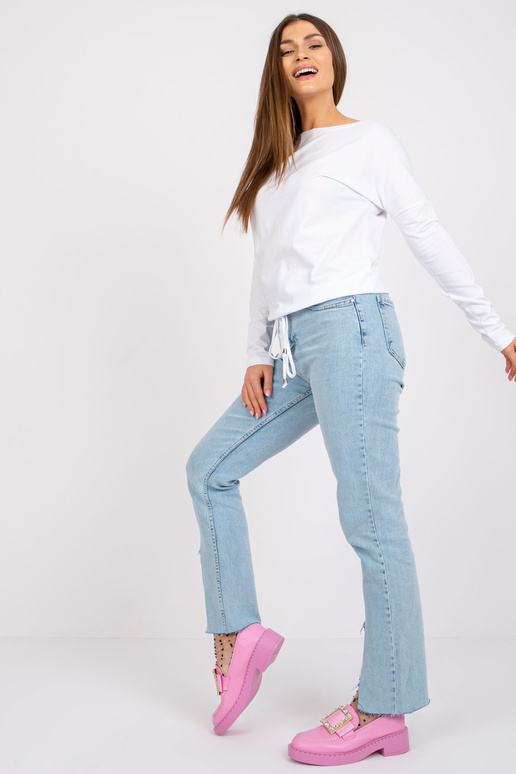 Karlas baltā blūze Karlas baltā blūze