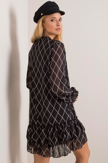 Melna kleita Sāra 2