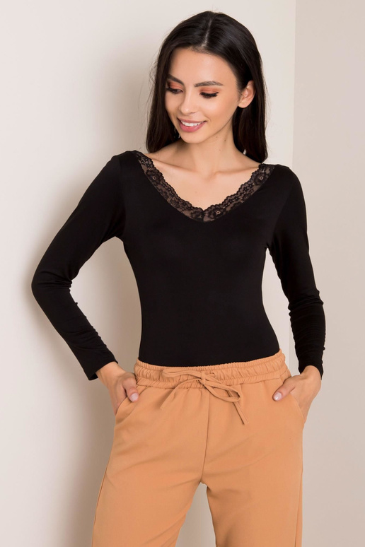 Melns Kortana bodijs