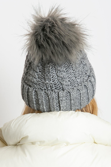 Pelēka ziemas cepure