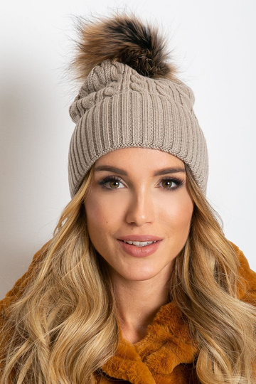 Bēša cepure ar ribu un...