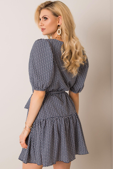 Tumši zila un sarkana...