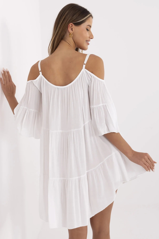 Veronikas balta kleita