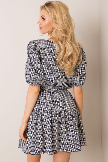 Tumši zila un balta... 2