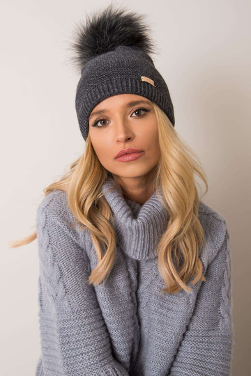 Tumši pelēka ziemas cepure...