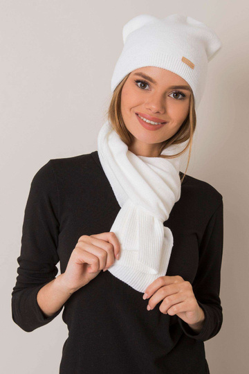 Balts trikotāžas komplekts...