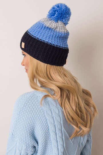 Tumši zila ziemas cepure...