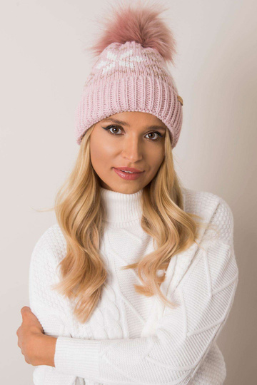 Gaiši rozā ziemas cepure...