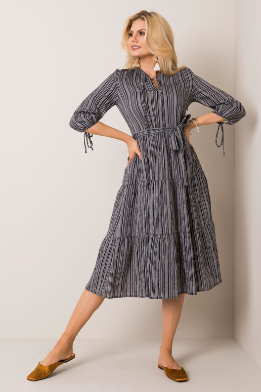 Pelēka un melna Hannas kleita