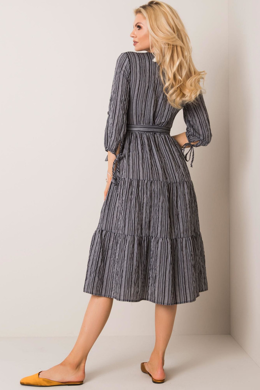 Pelēka un melna Hannas kleita