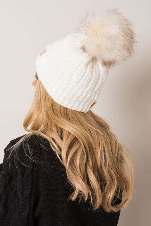 Czapka- JK-CZ-8.71 balta krāsa