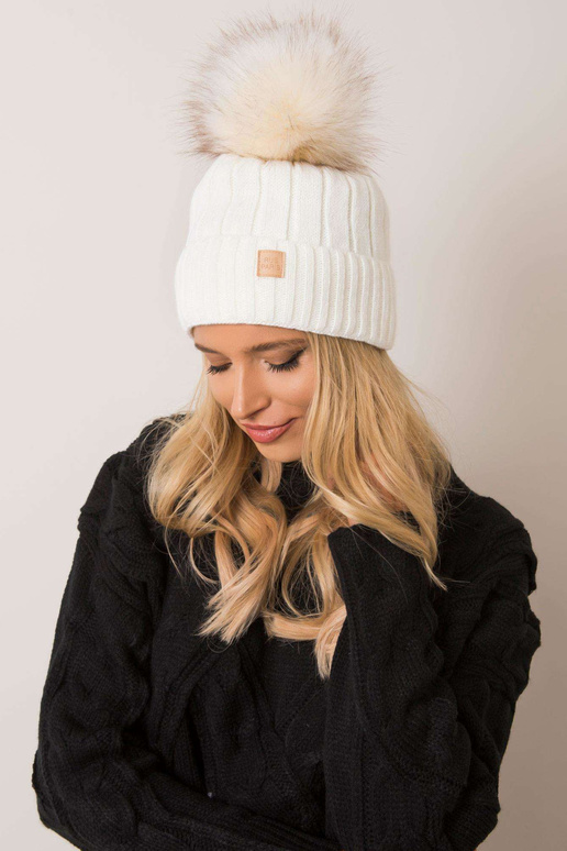 Czapka- JK-CZ-8.71 balta krāsa