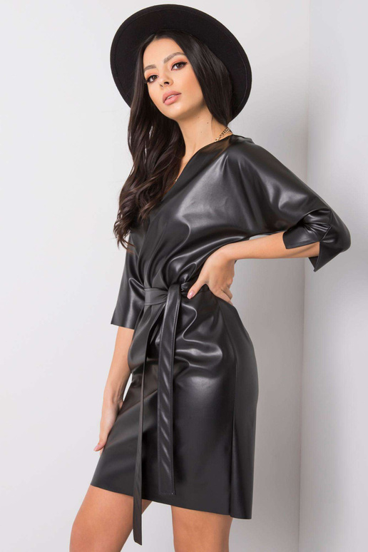 Melna videi draudzīgas ādas kleita Melna videi draudzīgas ādas kleita