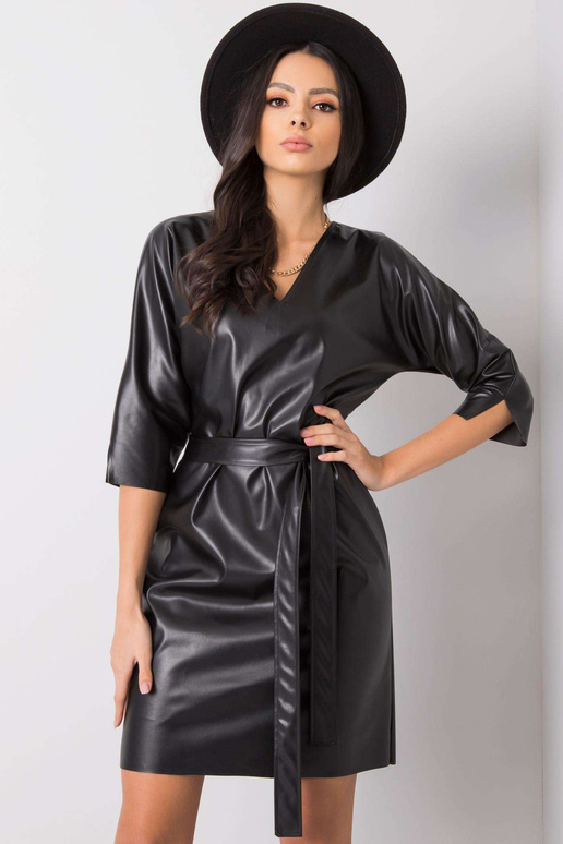 Melna videi draudzīgas ādas kleita Melna videi draudzīgas ādas kleita