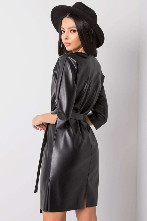 Melna videi draudzīgas ādas kleita Melna videi draudzīgas ādas kleita