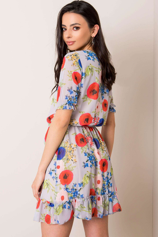 Pelēka Bleika kleita