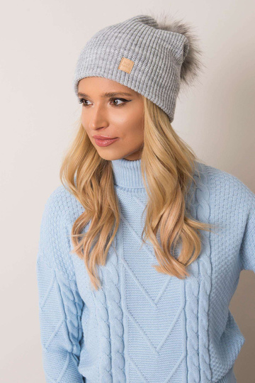 Gaiši pelēka beanie cepure... 2