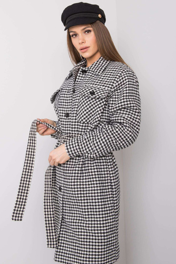 Tori balts un melns mētelis