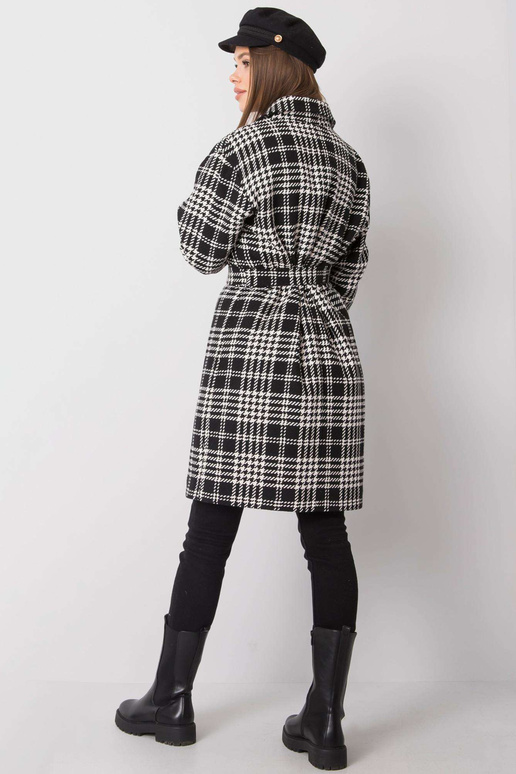 Elīnas melnbalts rūtains mētelis