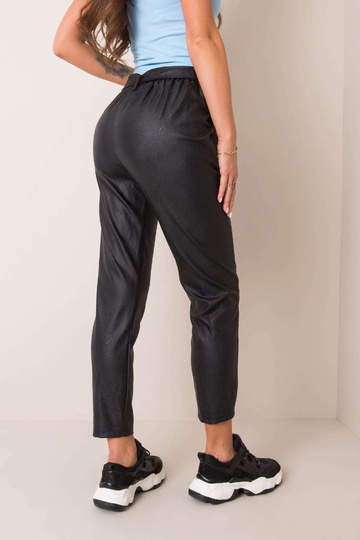 Sofijas melnās bikses 2