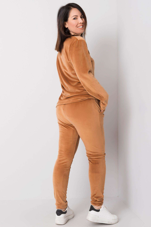 Kamieļu samta liela izmēra komplekts... Kamieļu samta liela izmēra komplekts...