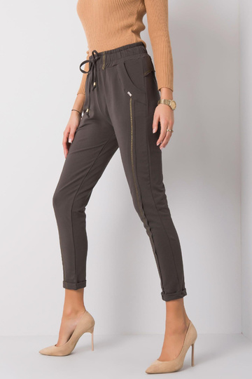 Riviera tumšas haki krāsas...