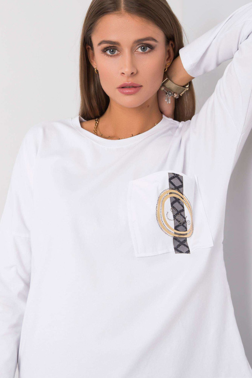 Balta blūze Laipni lūdzam Balta blūze Laipni lūdzam