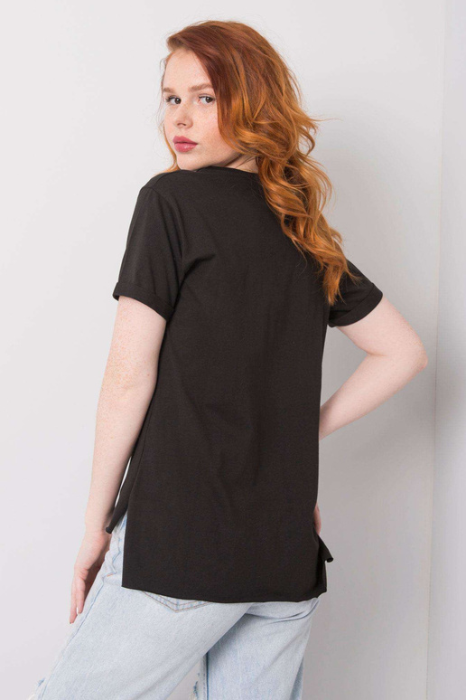 Melns T-krekls ar Erinu Melns T-krekls ar Erinu