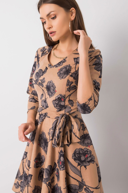 Isas bēši pelēkā kleita