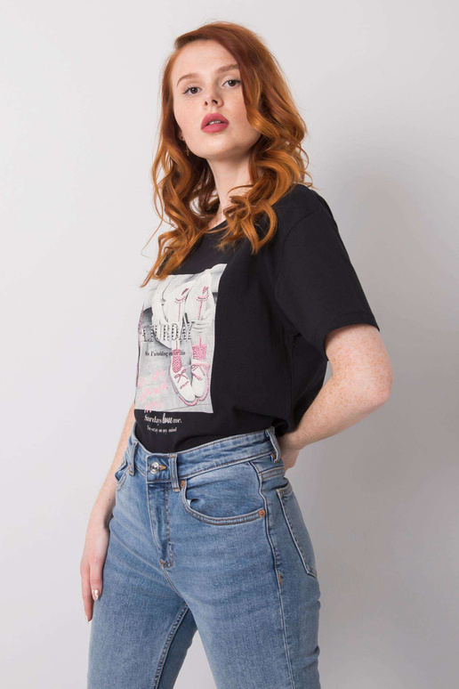 Melns t-krekls ar Sierra aplikācijām