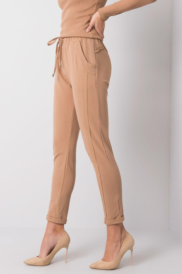 Kamieļu bikses Pieejamas