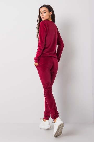 Burgundijas velūra...